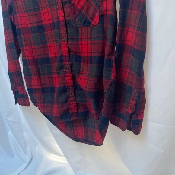 AE Boyfriend Fit Button Down Flannel - Picture 9 of 9